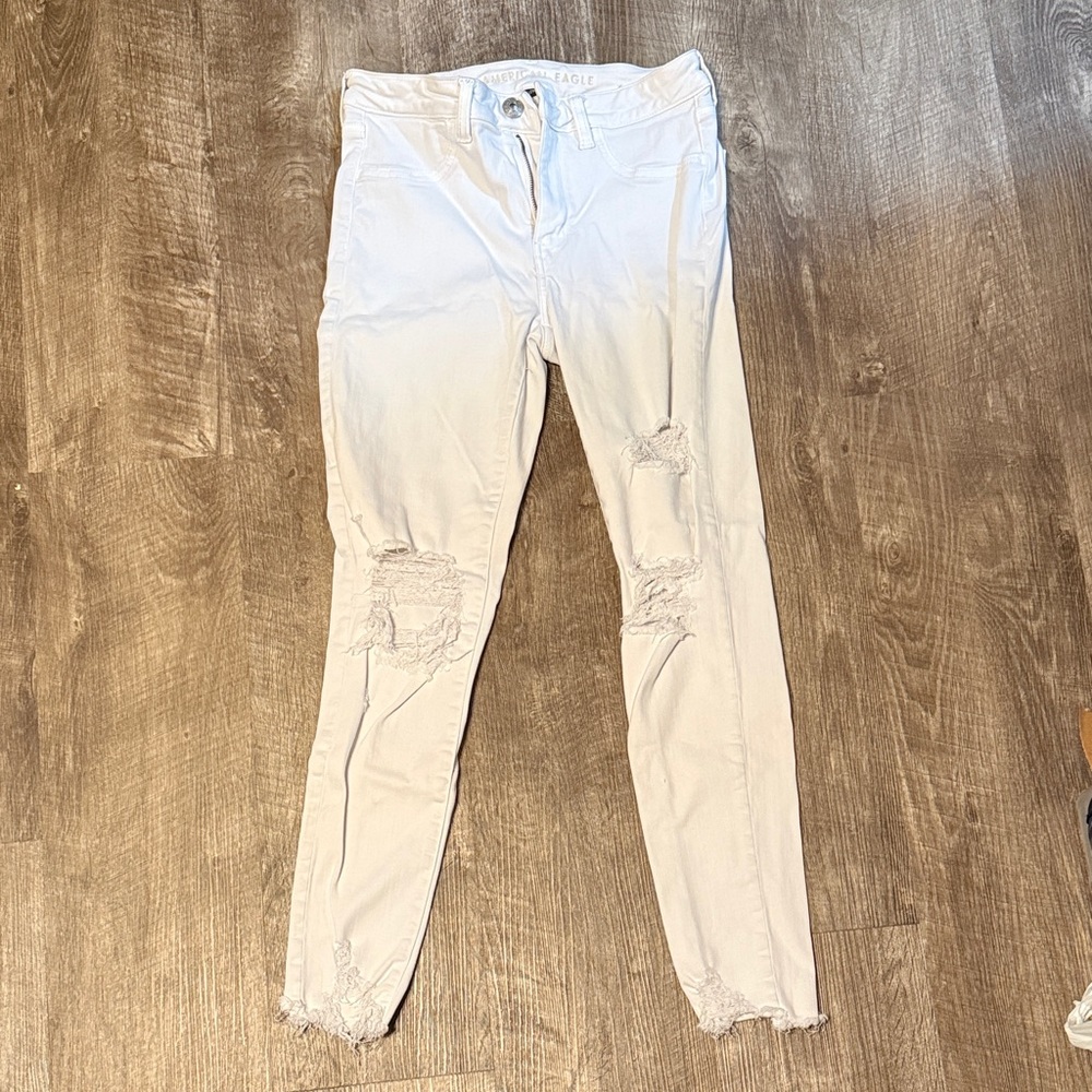 American Eagle Off-White High-Rise Jeans